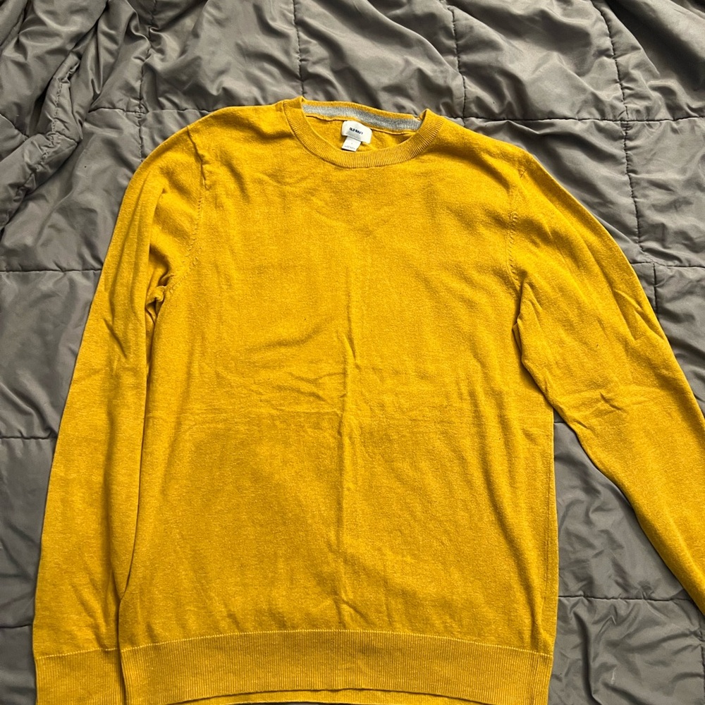 Old Navy Men's Golden Crewneck Sweater